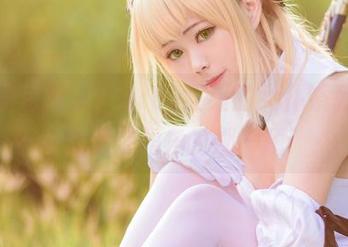 最新图包揭秘！Arty亚缇的女仆系列，阳光洒在裙角的那一瞬