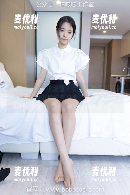 BoBoSocks袜啵啵 - 无圣光写真里的奶油黑丝，脚尖加固款又多了一层神秘感……-麦优利
