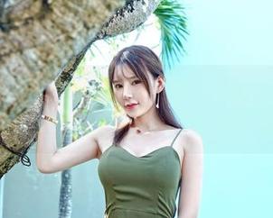 Feilin嗲囡囡 - Celina青妍的夏天：那些私房美图里藏着的阳光与懒散