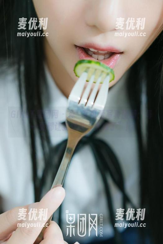 GIRLT果团网 - 龚玥菲可爱写真图册：每一页都让我想说“太棒了”！-麦优利