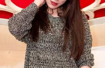 GIRLT果团网 - 精选龚玥菲校园写真，让我们在知识的天地里找到色彩！