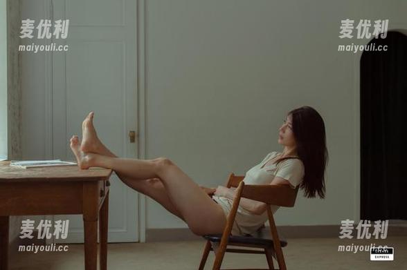原图告诉你，Min.E(민이)的皮衣如何秒杀温暖的冬日！-麦优利
