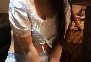ROSI带你观看嫩学妹制服合集，准备好被萌到飞起了吗！