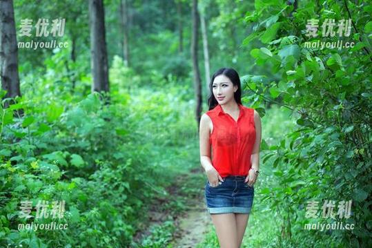 TuiGirl推女郎 - 最具叛逆气息的皮衣女神冯雨芝：原图和图集一同颠覆你的想象！-麦优利