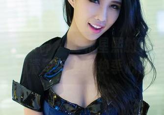 TuiGirl推女郎 - 王根星熙的天台探索：高清壁纸里的换季心情