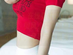 UGirls尤果网 - 在线看Mikka涵涵的户外图集：光影、微风，还有那隐隐的撞击感，不说了，我要去找阳光了！