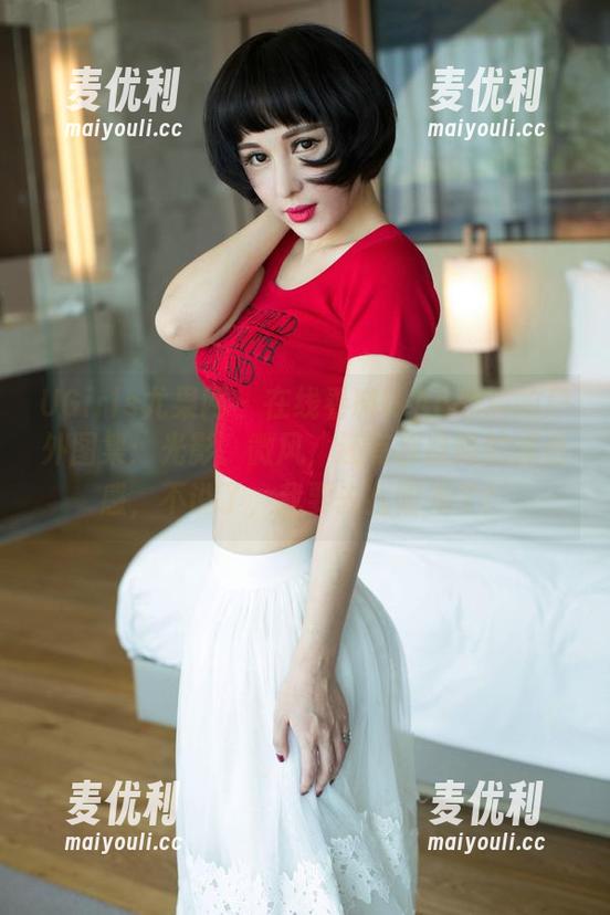 UGirls尤果网 - 在线看Mikka涵涵的户外图集：光影、微风，还有那隐隐的撞击感，不说了，我要去找阳光了！-麦优利