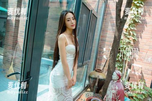 UGirls尤果网 - 腿部风景线：谭晓彤美腿作品集，点击下载，抚慰你疲惫的眼睛！-麦优利