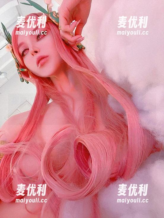 探索Vinnegal的厨娘宇宙：满满的cos魅力和图片感官-麦优利
