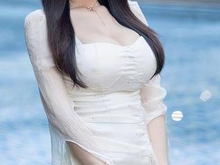Xiuren秀人网 - 何嘉颖黑白私拍合集：冷艳还是温柔？看完让人心痒痒