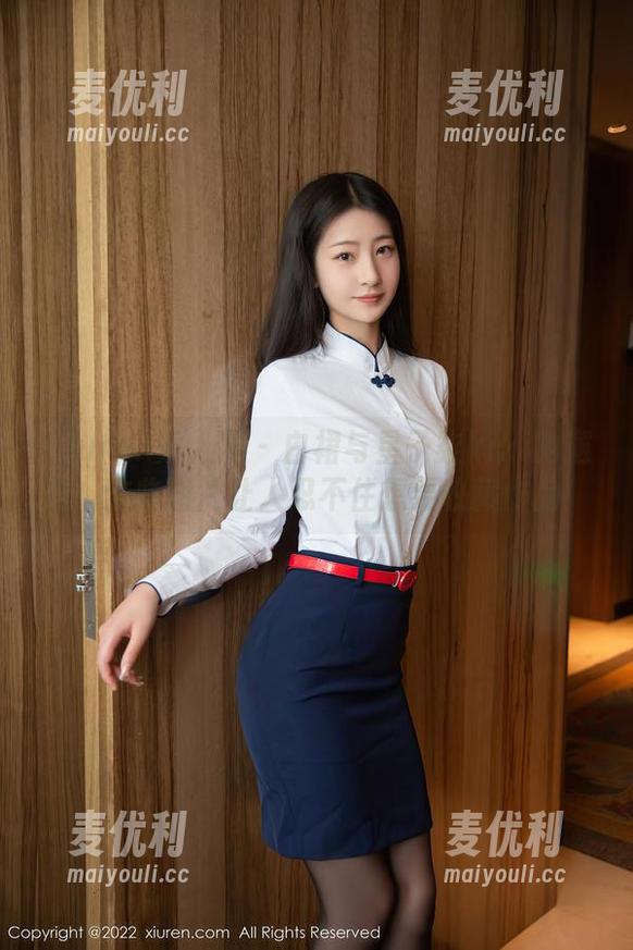 Xiuren秀人网 - 白裙与星子柒kiki的邂逅：这些图片让人忍不住想要收藏作品！-麦优利