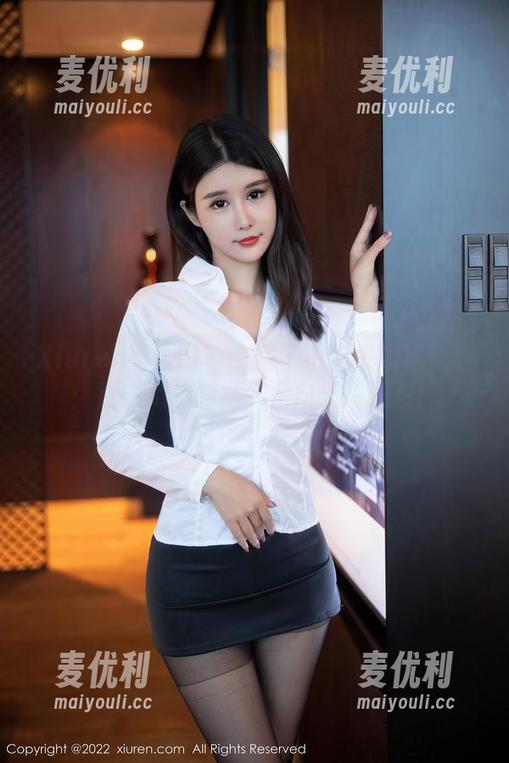 Xiuren秀人网 - 王俪丁小宝贝短裙全集：跟随她的裙摆，飘向无限遐想！-麦优利