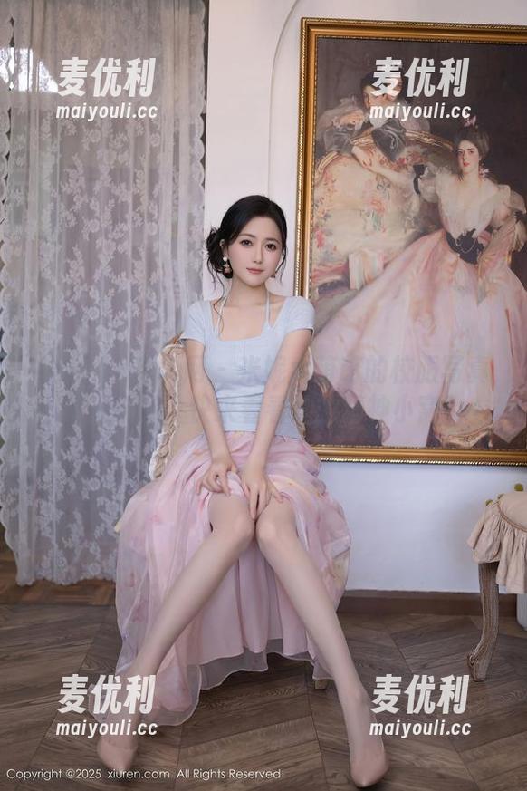 Xiuren秀人网 - 米妮大萌萌的校服写真集又来了，快来看看她的精神小窝！-麦优利