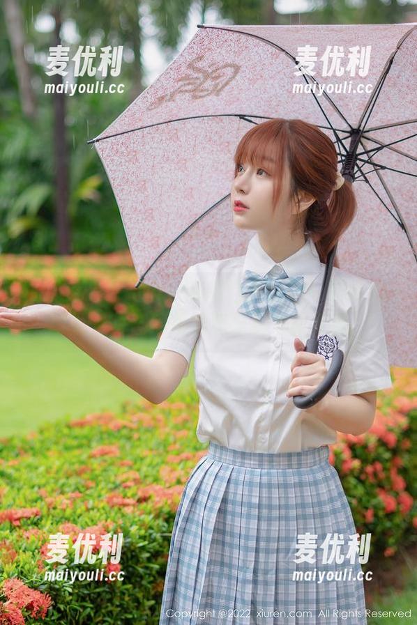 Xiuren秀人网 - 新图包上线啦！草莓zz厨娘，简直就是视和味的双重享受！-麦优利