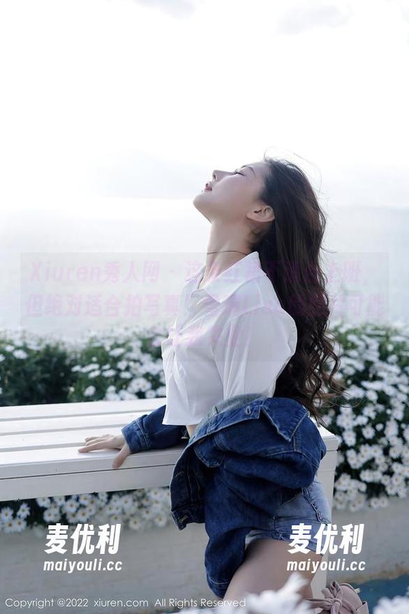 Xiuren秀人网 - 这条红裙不适合上班，但绝对适合拍写真！雪瑞Lisa的照片可能会让我失业！-麦优利