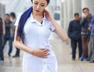 aiss - 泳池里的欣杨：这能算写真吗？原图反而让人想多了。