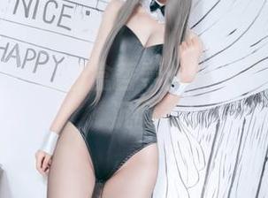 eloise软软的粉盒哲学：黑兔子在美图里沉睡