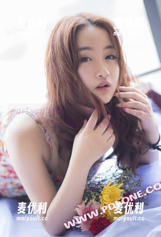 partycat轰趴猫 - 高跟鞋里的梦幻世界：梦心玥美图套图大揭秘！-麦优利