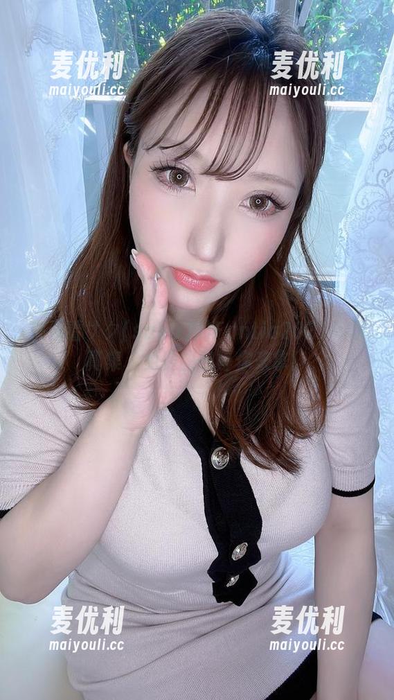 来看看サク(saku)的Fantia2021年写真集，免费图包等你来拿！-麦优利