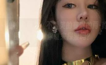 微密圈 - 独特的魅力：不爱笑的赛琳的两-豹纹连体图集下载，你敢来探索吗？