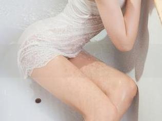 丽柜 - 露露的校服写真：当青春遇上调皮