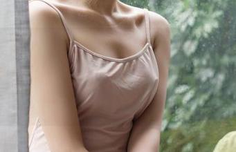 克拉女神 - 独特的私拍：孟君，水手服里藏着多少海洋的秘密？图包分享欲望满分！