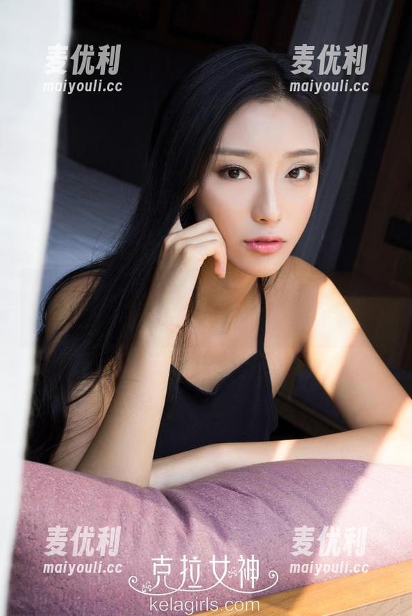 克拉女神 - 杨暖美足大公开：每一寸都是资源，快来偷瞧一眼！-麦优利