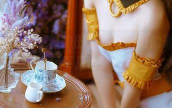 在阳光下，观看冲田凛花rinka的瑜伽：你的心是不是也跟着荡漾？