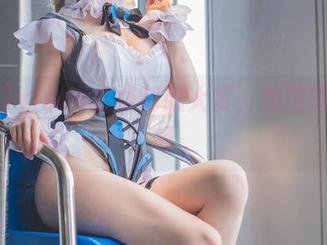凉凉子rioko免费制服大赏，美图等你来领