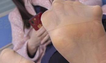 南国足艺 - 楚楚的办公室时尚秀：性感肉丝脚资源可千万别错过哦