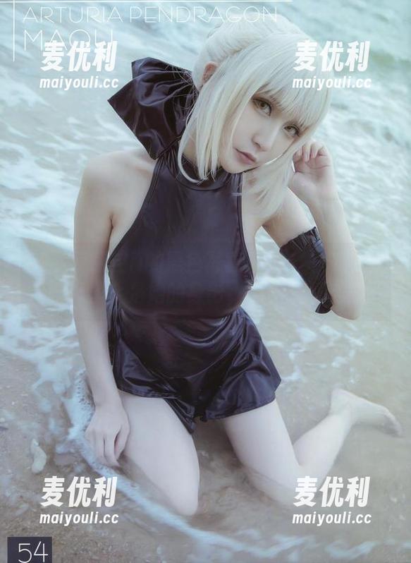 在下萝莉控ii的黑色写真套图：一秒沉浸，脑海里全是她的身影，嗯，就是这样？-麦优利