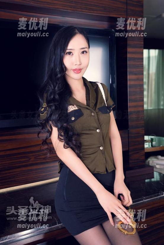 头条女神 - 童安琪：死库水中的无圣光，美图里的贪吃蛇！-麦优利