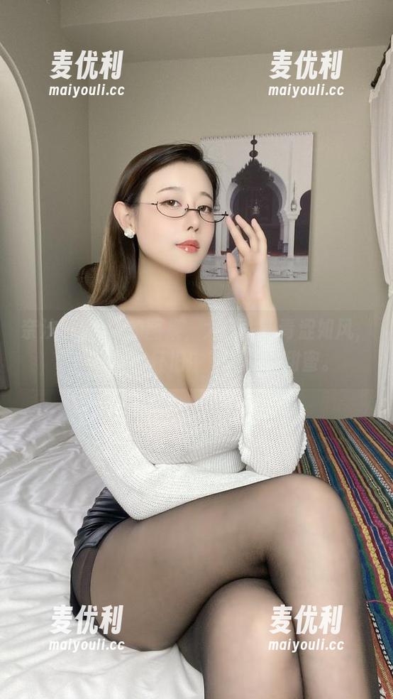 奈汐酱Nice的图集，大学生的青涩如风，瞬间而逝，怀旧中带着一丝甜蜜。-麦优利