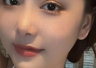 微密圈 - 短裤的魔力：观看奶雯，瞬间忘却所有烦恼！