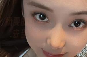 微密圈 - 奶雯的红色战衣：每一张都想拿去当头像的写真集