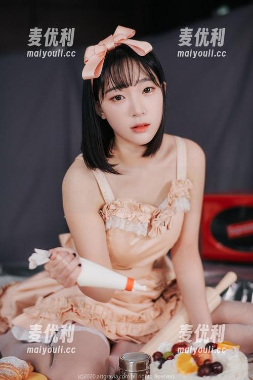 白色比基尼与姜仁卿(강인경)：这精选作品集真是颜值与气场的双杀-麦优利