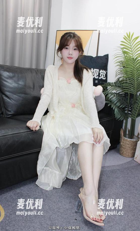 小众视觉 - 小苹果VS白衬衫：谁才是视觉焦点？原图下载见真章-麦优利