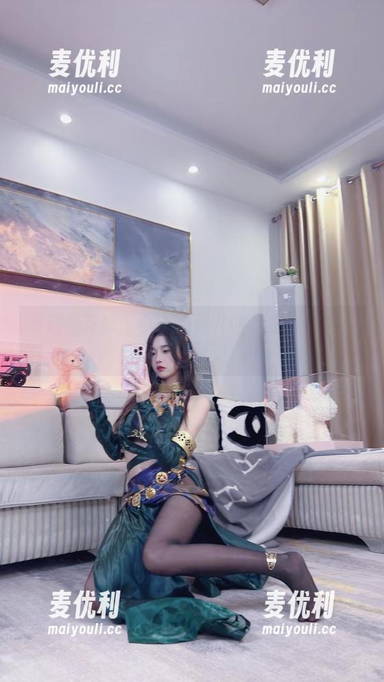 不只是花嫁：小小奶瓶儿的私房写真让你心动不已！-麦优利