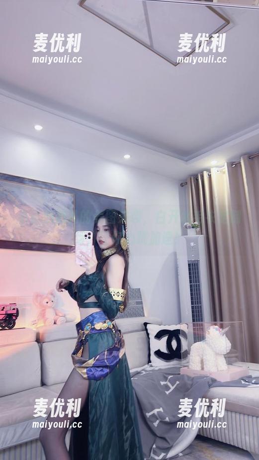 小小奶瓶儿的美图来袭，白开水毛衣定制版，让你心跳加速！-麦优利