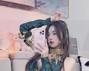 给你的屏幕来点清新！小小奶瓶儿校服高清壁纸上线！