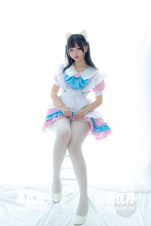 少女秩序 - 制服私拍合集：鹿可让你分不清究竟是学姐还是女神！-麦优利