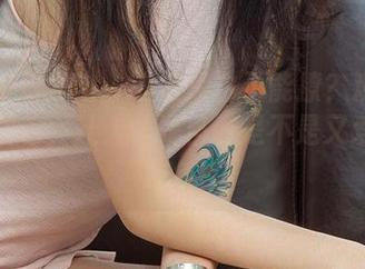 尤果网爱尤物 - 谁说黑白不能撩？观看芮晓颖图包，让人怀疑自己是不是又爱上了灰色！