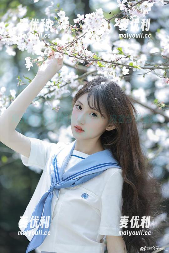 揭开怡子yiii的私拍面纱：内衣合集里藏着啥？-麦优利