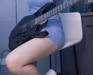 无颜小天使wy的最新豹纹内衣合集：感受每一寸的狂野与温柔！