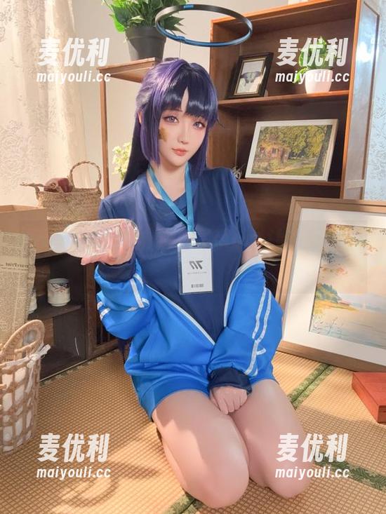 又见星之迟迟，最新吊带cos让你心动不已！-麦优利