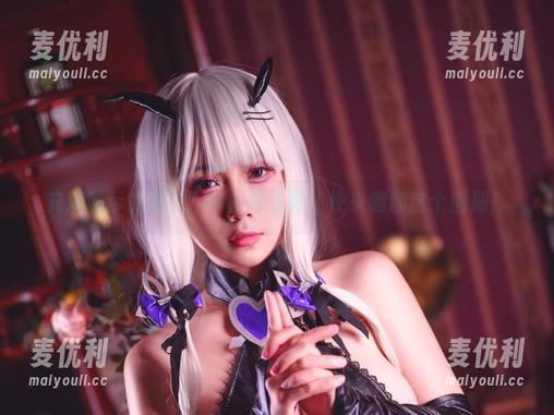 充满暗示的末夜787校服写真，快来翻翻这个图册！-麦优利