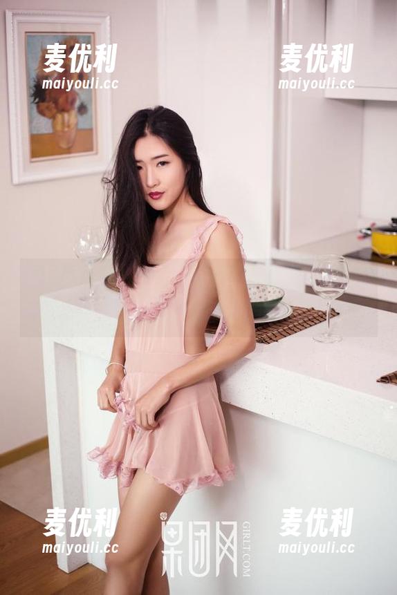 果团网 - 走路不要怕，看看莫雅琪的裸足合集，绝对让你自信满满！-麦优利