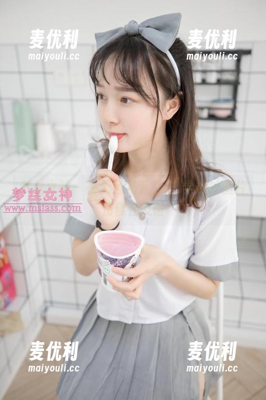 梦丝女神 - 在无圣光下，玥玥学妹的图片仿佛在低语-麦优利