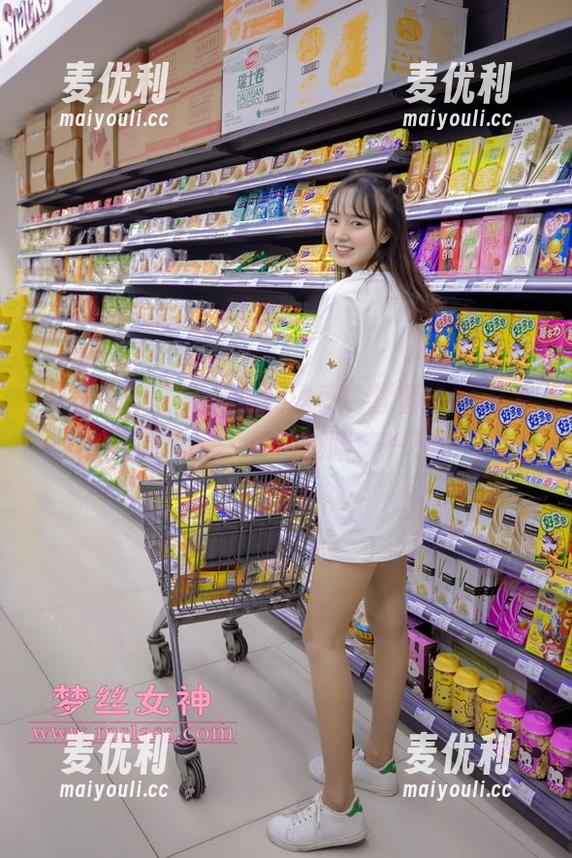 梦丝女神 - 黑丝袜的诱惑，雪馨学院限时免费套图，看得我眼前一亮！-麦优利