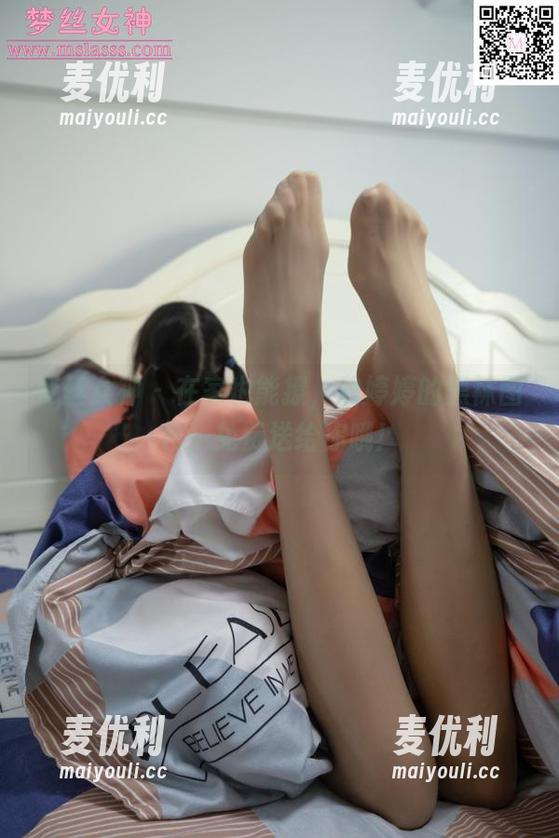 梦丝女神 - 在家也能撩，魏婷婷的黑袜图包，免费送给你哦！-麦优利